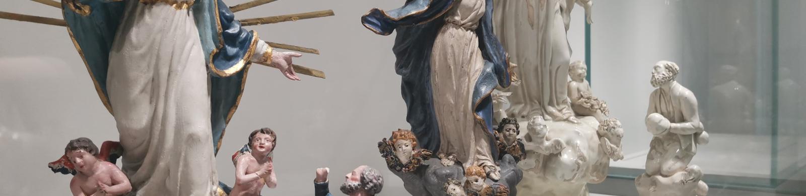 allestimento mostra madonne